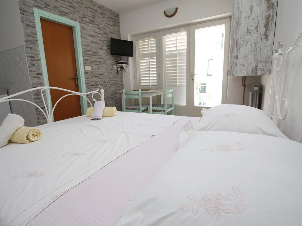 Apartments Srdjan Makarska Exteriör bild
